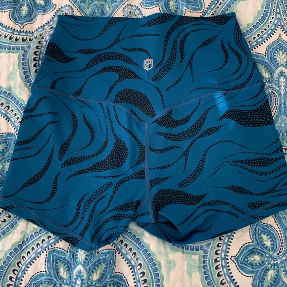 Born Primitive Sz S Shorts - Picture 3 of 3